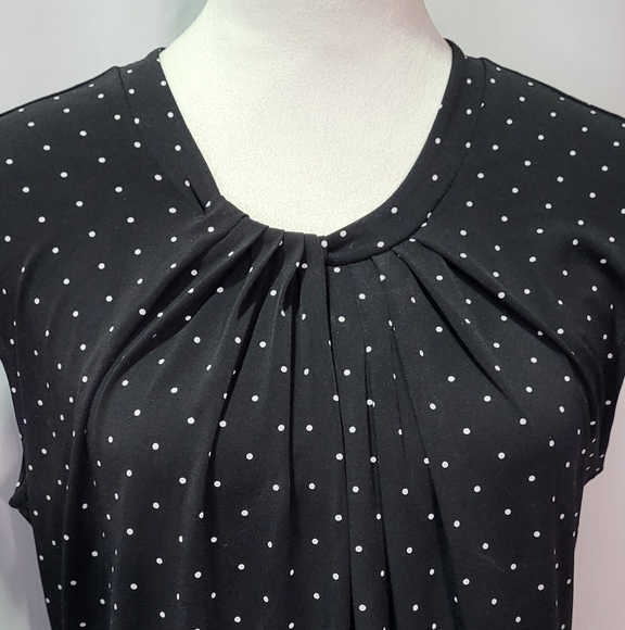 Liz Claiborne Women's Black Polka Dot Pleated Sleeveless Blouse Size Small EUC - Picture 3 of 7